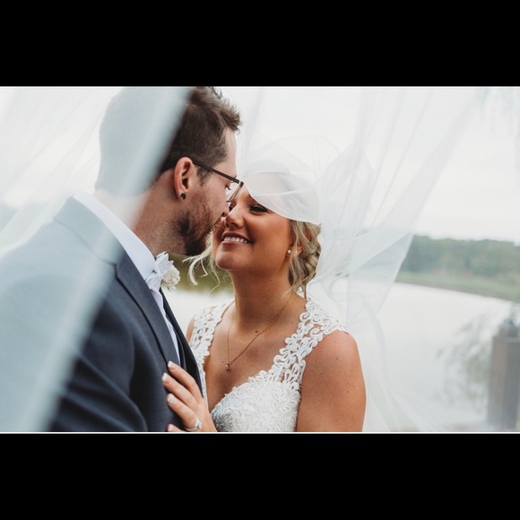 Bel Aire Veil - Picture 1 of 4